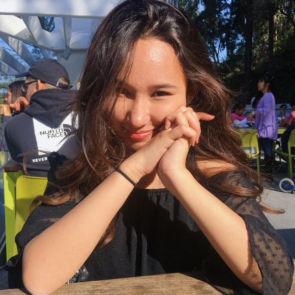 Meet your Posher, Natalie - Picture 1 of 2